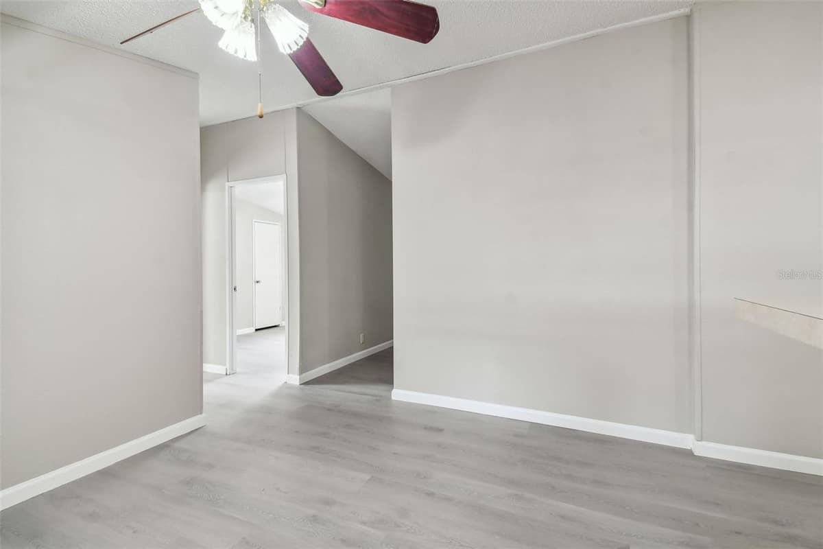 10607 BAY HILLS CIRCLE — photo 8 of 34