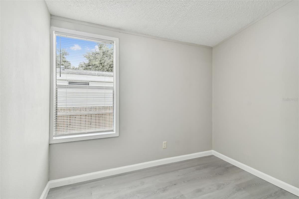 10607 BAY HILLS CIRCLE — photo 18 of 34