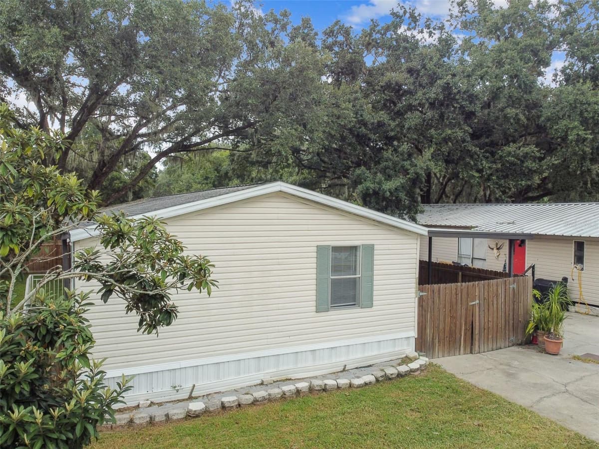 10607 BAY HILLS CIRCLE — photo 33 of 34