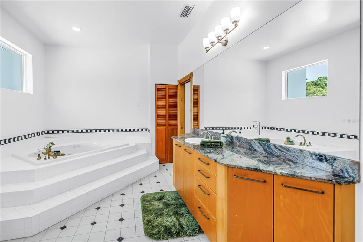 2280 PINELLAS POINT DRIVE — photo 58 of 97