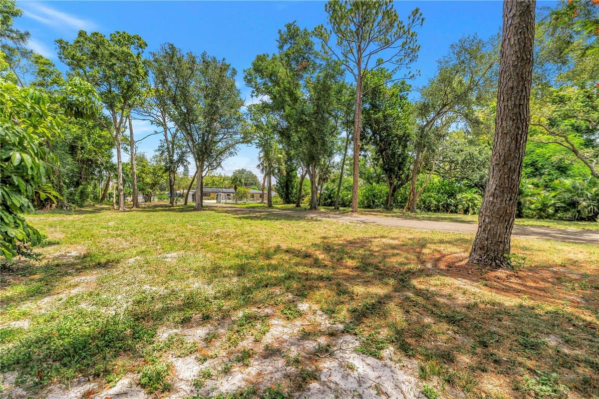 2280 PINELLAS POINT DRIVE — photo 7 of 97