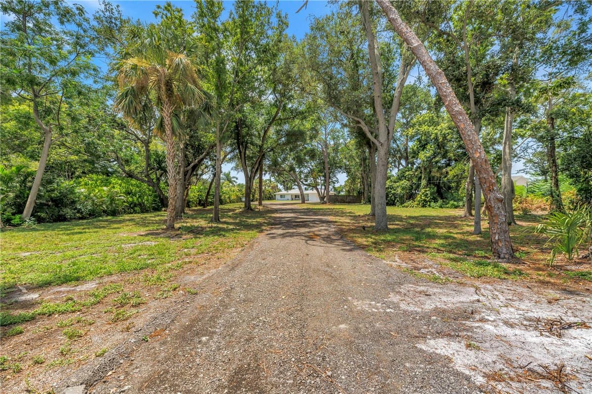 2280 PINELLAS POINT DRIVE — photo 5 of 97