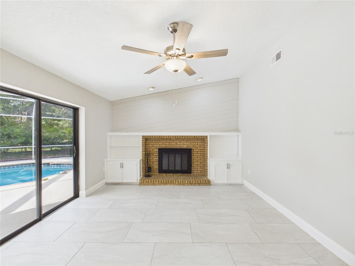 7256 ROYAL OAK DRIVE — photo 23 of 44
