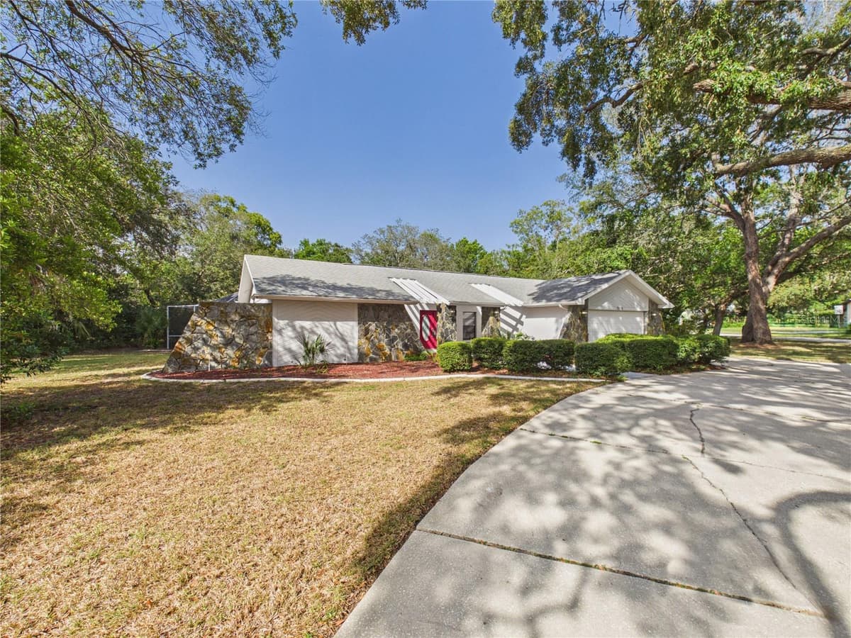 7256 ROYAL OAK DRIVE — photo 13 of 44