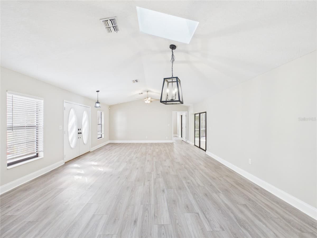 7256 ROYAL OAK DRIVE — photo 36 of 44