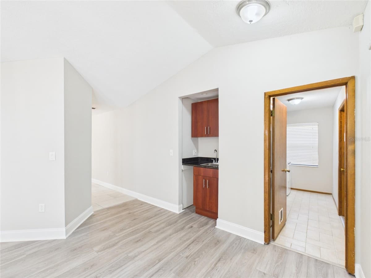 7256 ROYAL OAK DRIVE — photo 21 of 44