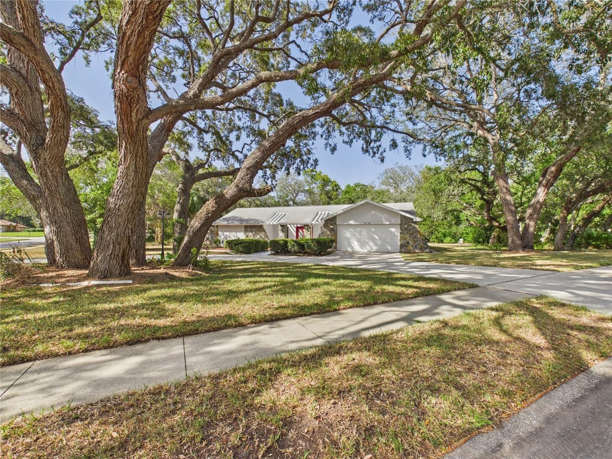 7256 ROYAL OAK DRIVE — photo 2 of 44