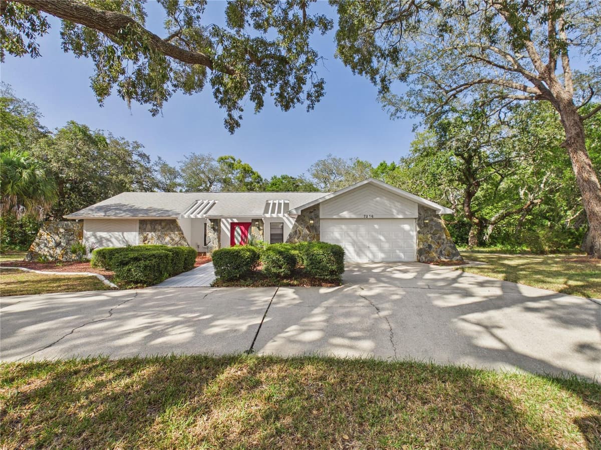 7256 ROYAL OAK DRIVE — photo 1 of 44