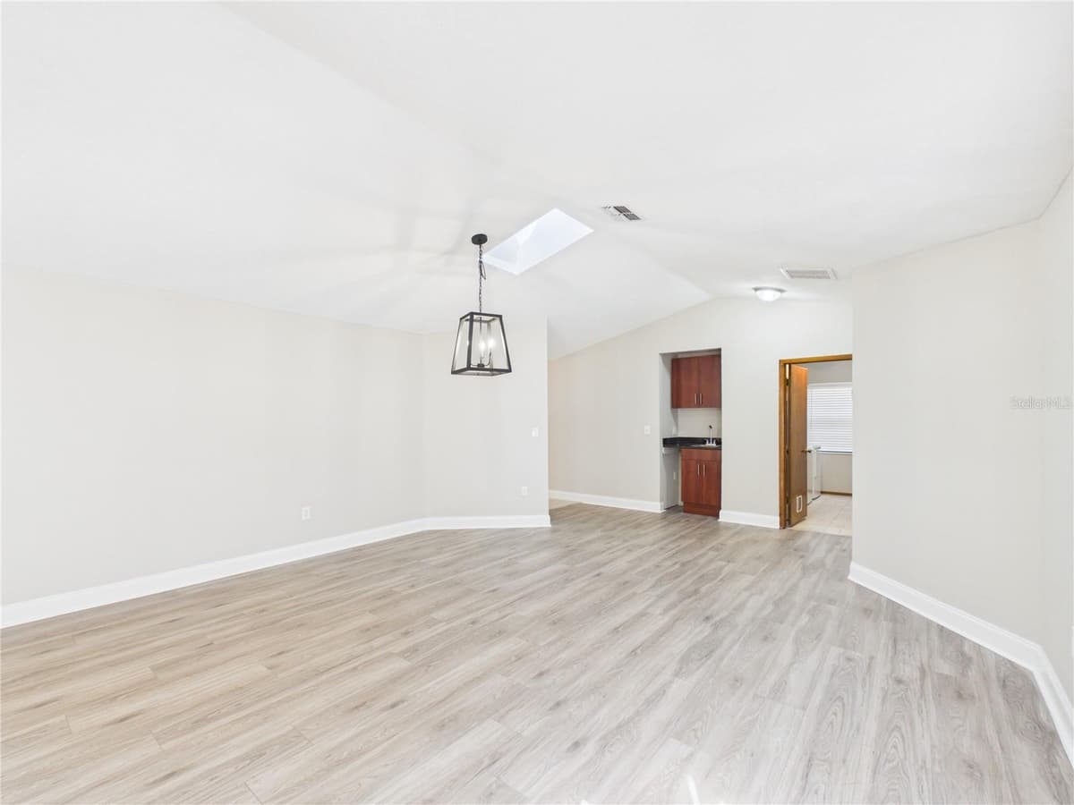 7256 ROYAL OAK DRIVE — photo 19 of 44