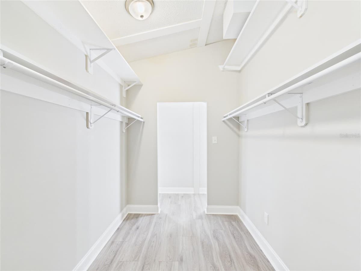 7256 ROYAL OAK DRIVE — photo 40 of 44