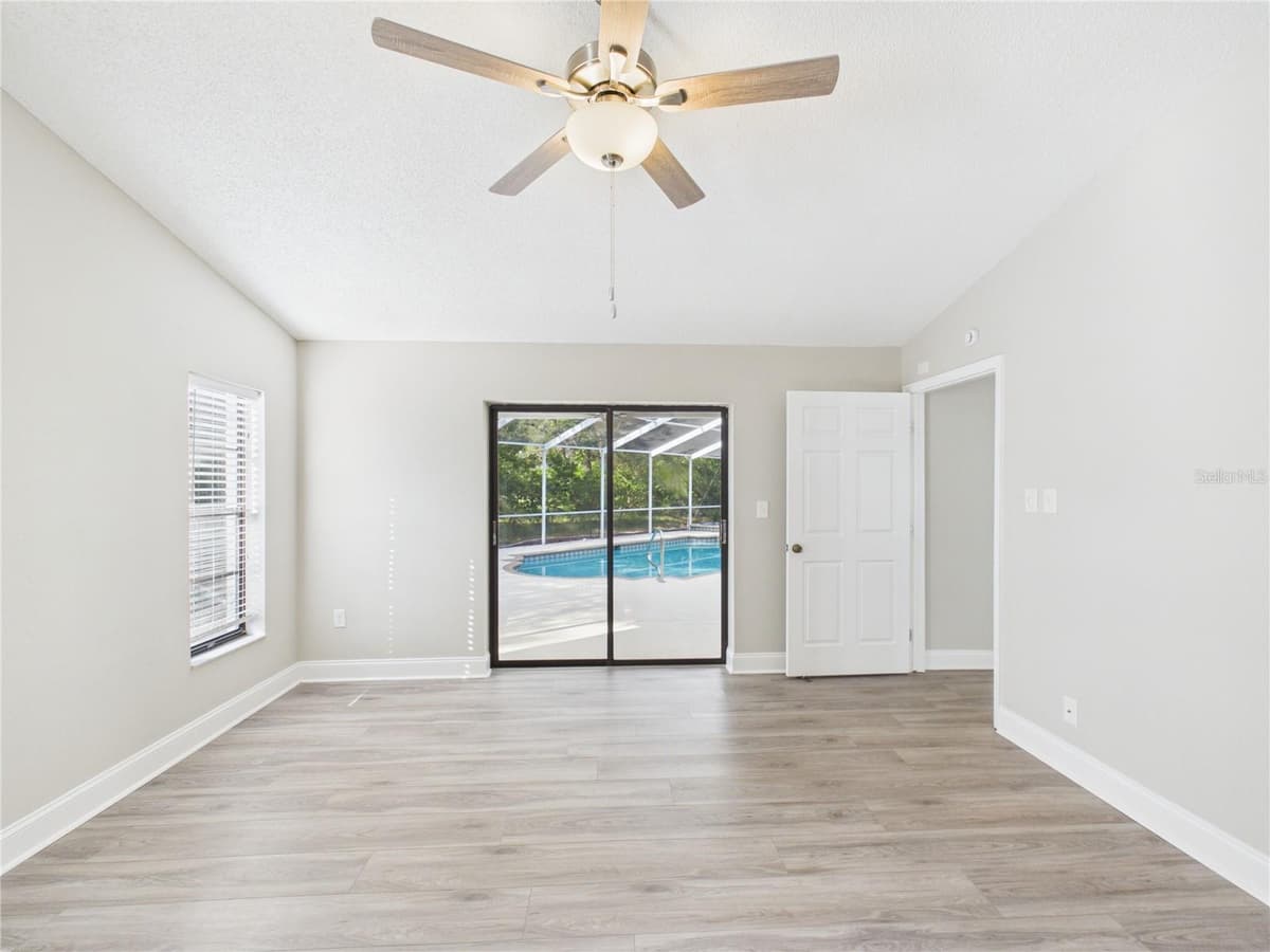 7256 ROYAL OAK DRIVE — photo 39 of 44