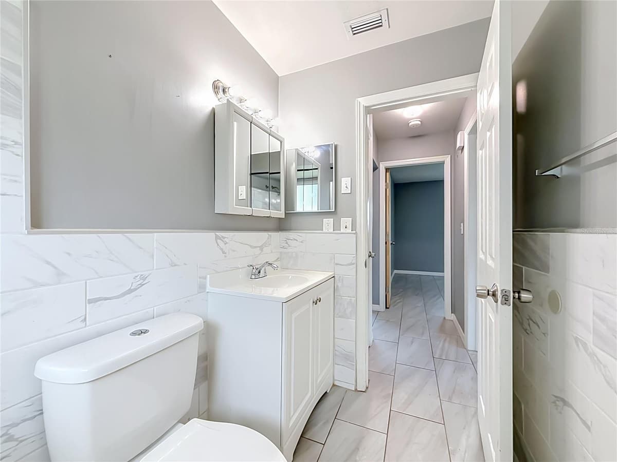 890 7TH AVENUE — photo 34 of 63