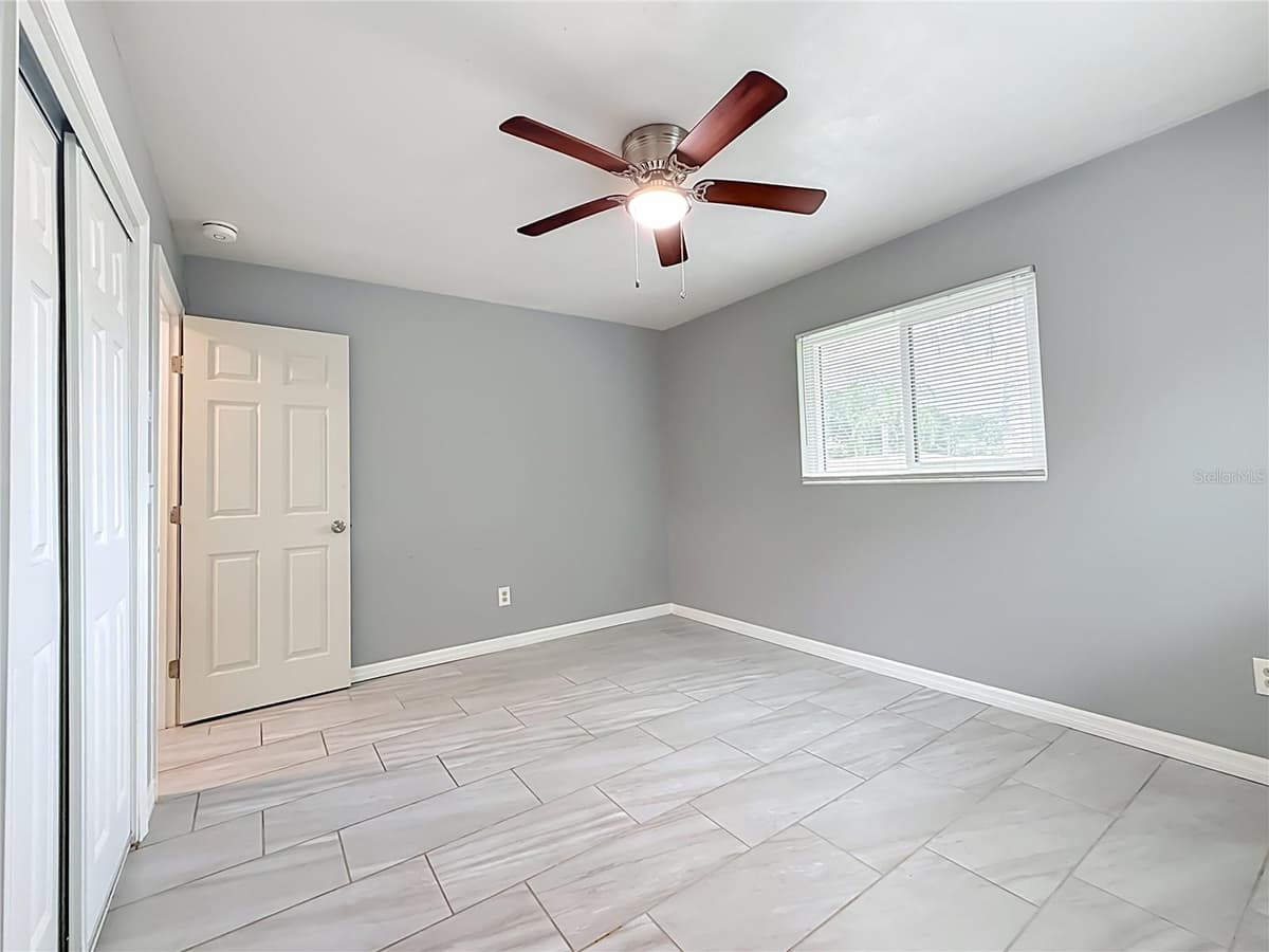890 7TH AVENUE — photo 31 of 63