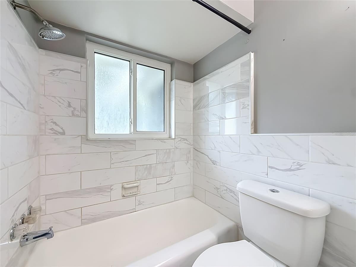 890 7TH AVENUE — photo 33 of 63
