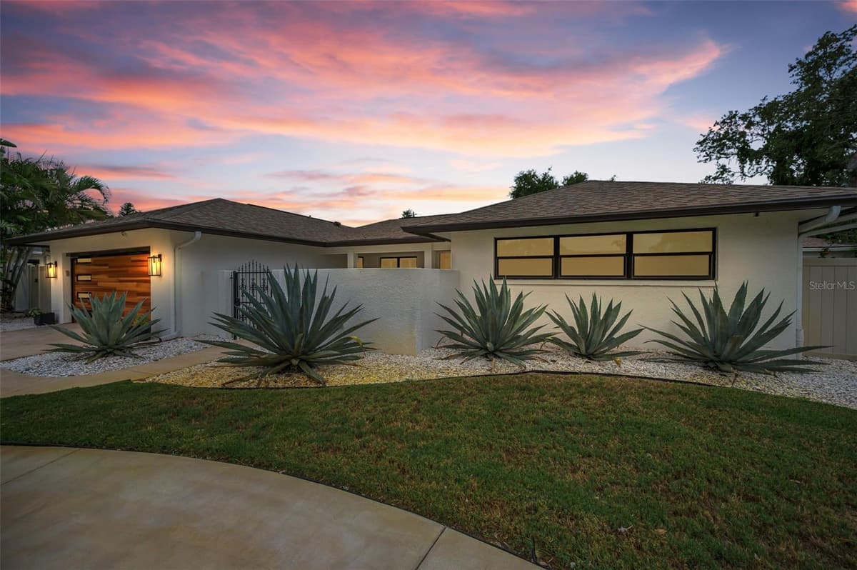 14516 BAY HILLS DRIVE — photo 77 of 84