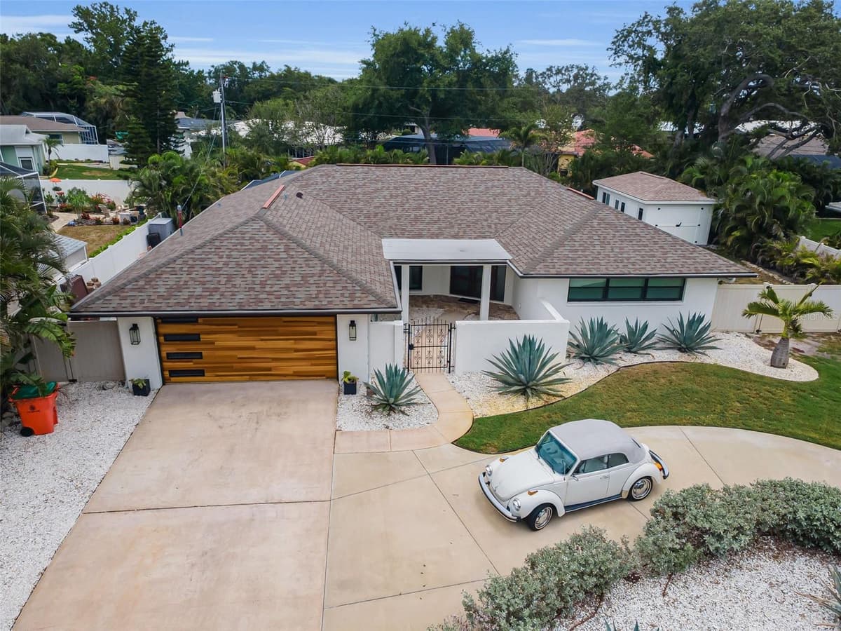 14516 BAY HILLS DRIVE — photo 12 of 84