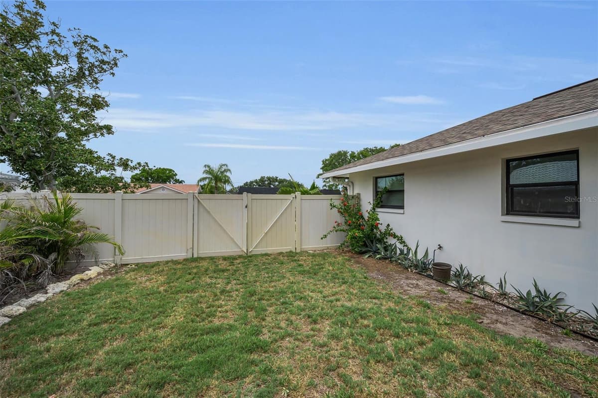 14516 BAY HILLS DRIVE — photo 68 of 84