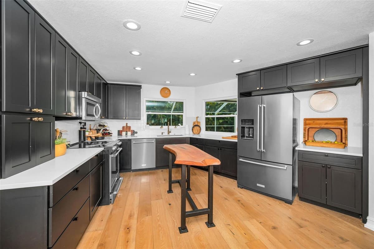 14516 BAY HILLS DRIVE — photo 30 of 84