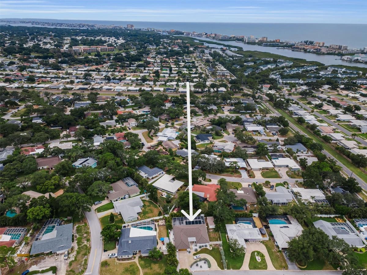 14516 BAY HILLS DRIVE — photo 4 of 84