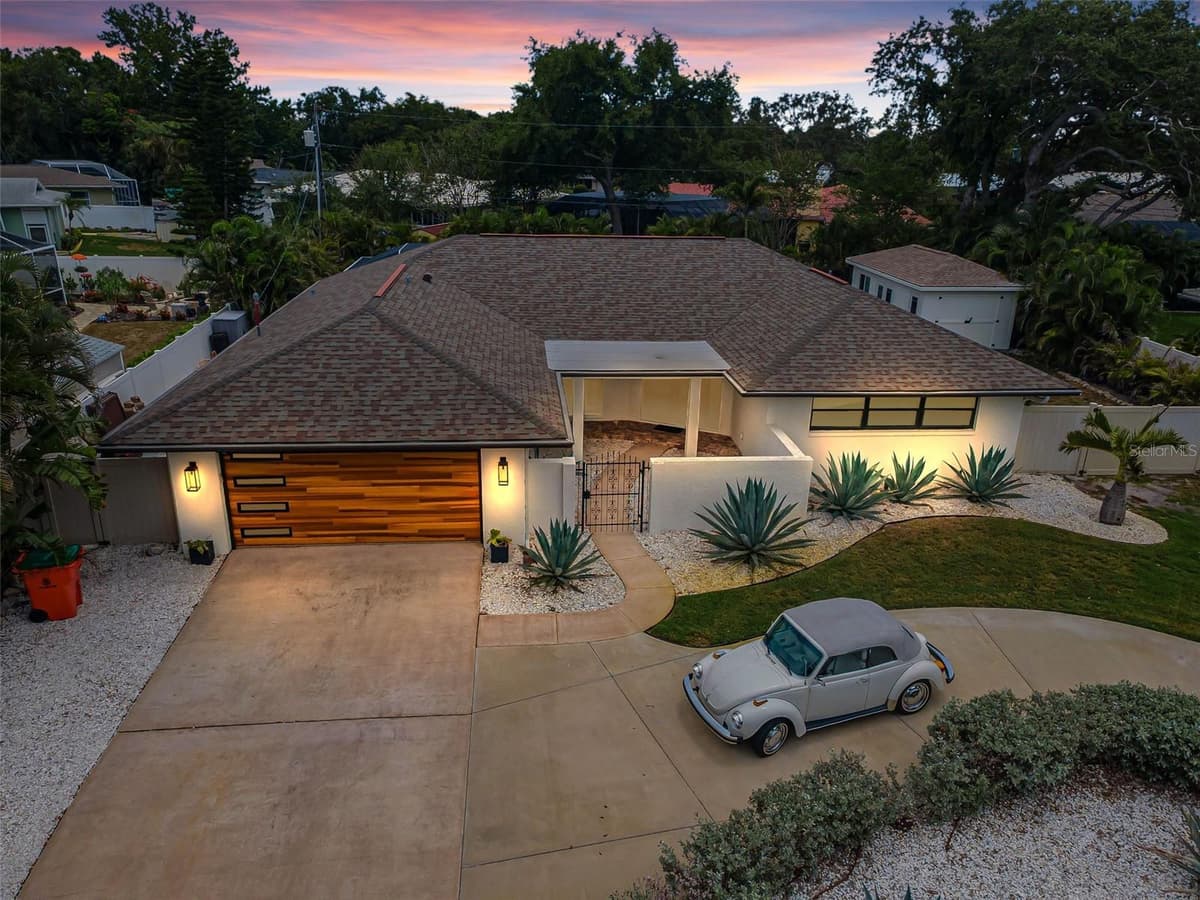 14516 BAY HILLS DRIVE — photo 3 of 84