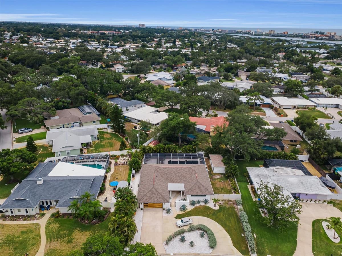 14516 BAY HILLS DRIVE — photo 11 of 84