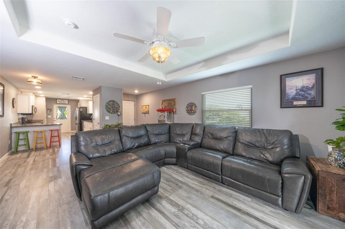 904 DAYTONA AVENUE — photo 11 of 56