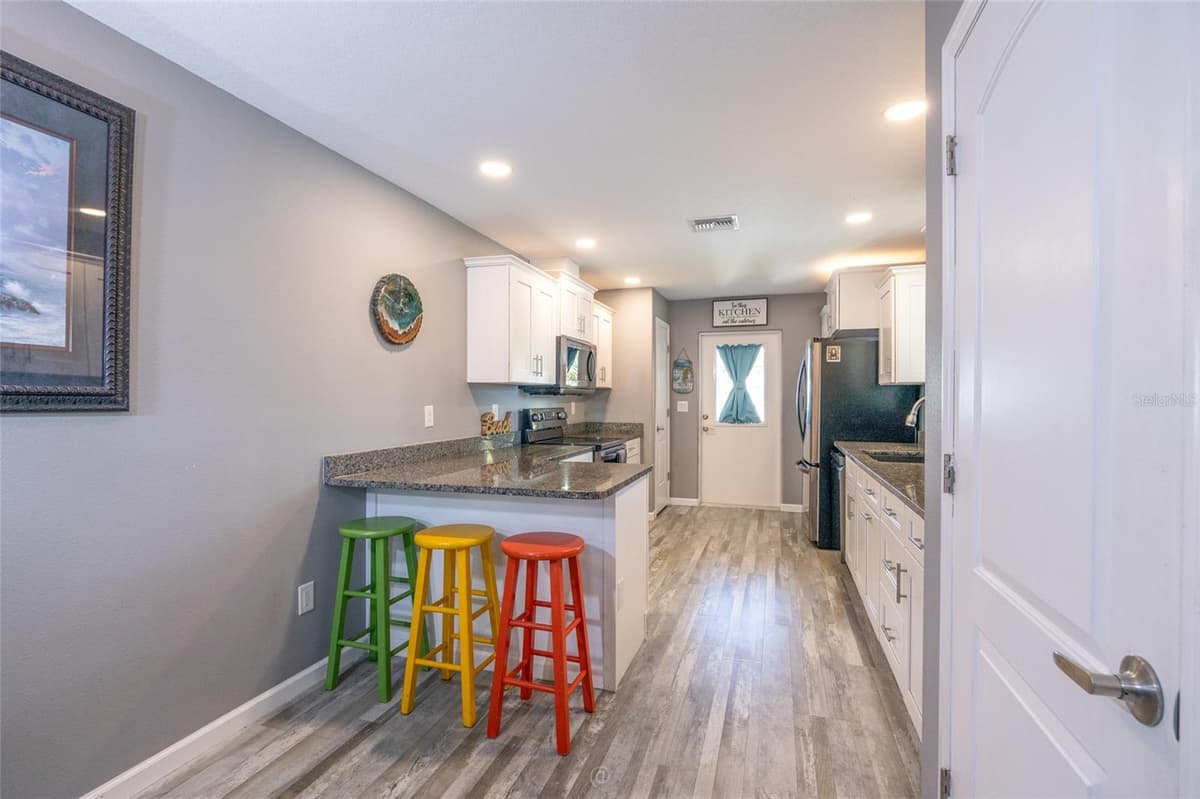 904 DAYTONA AVENUE — photo 7 of 56