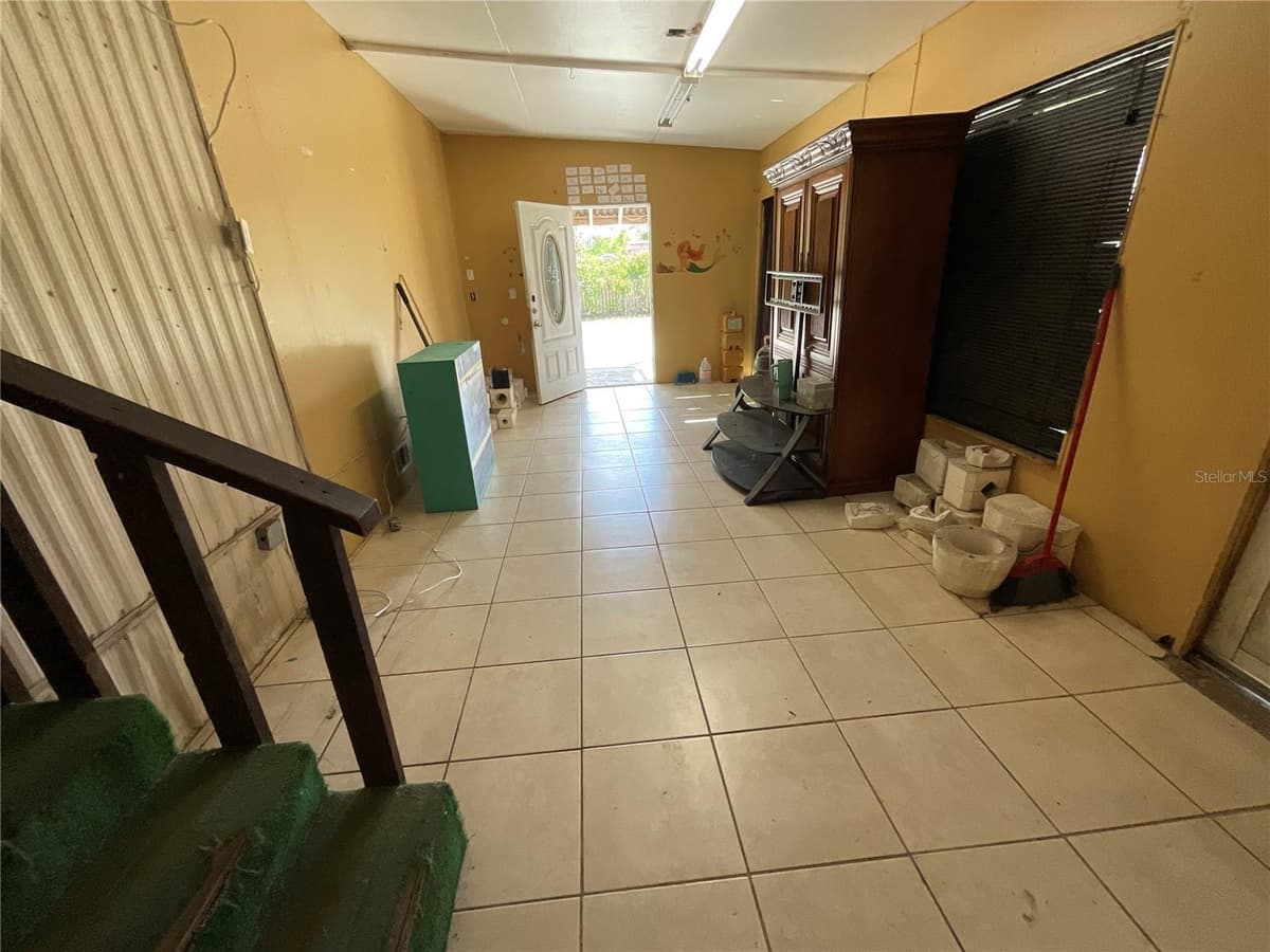 702 JERSEY COURT — photo 14 of 39