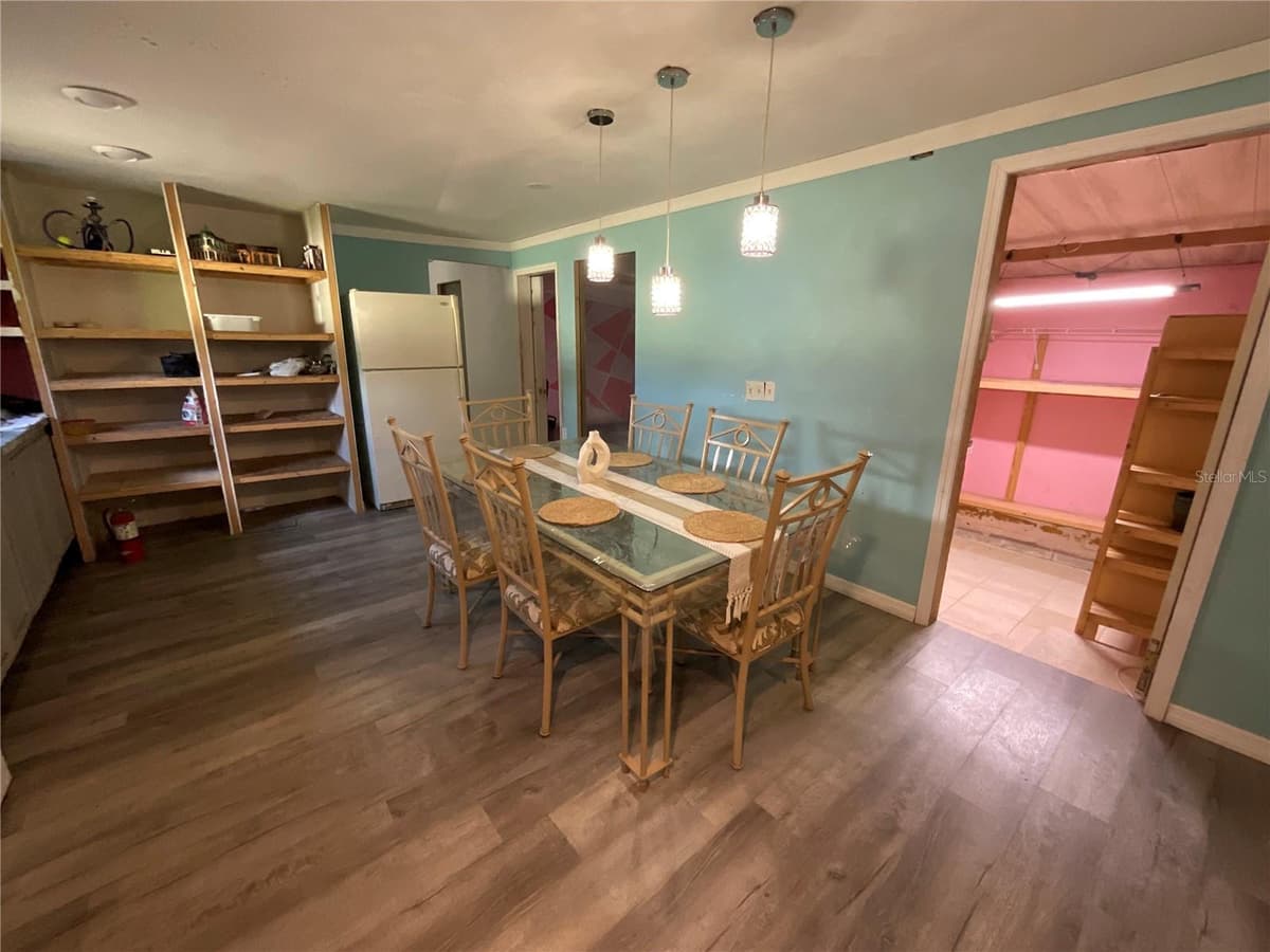702 JERSEY COURT — photo 18 of 39