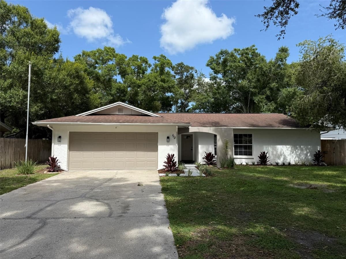 113 KENDALE DRIVE — photo 1 of 29