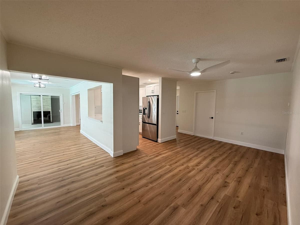 113 KENDALE DRIVE — photo 9 of 29