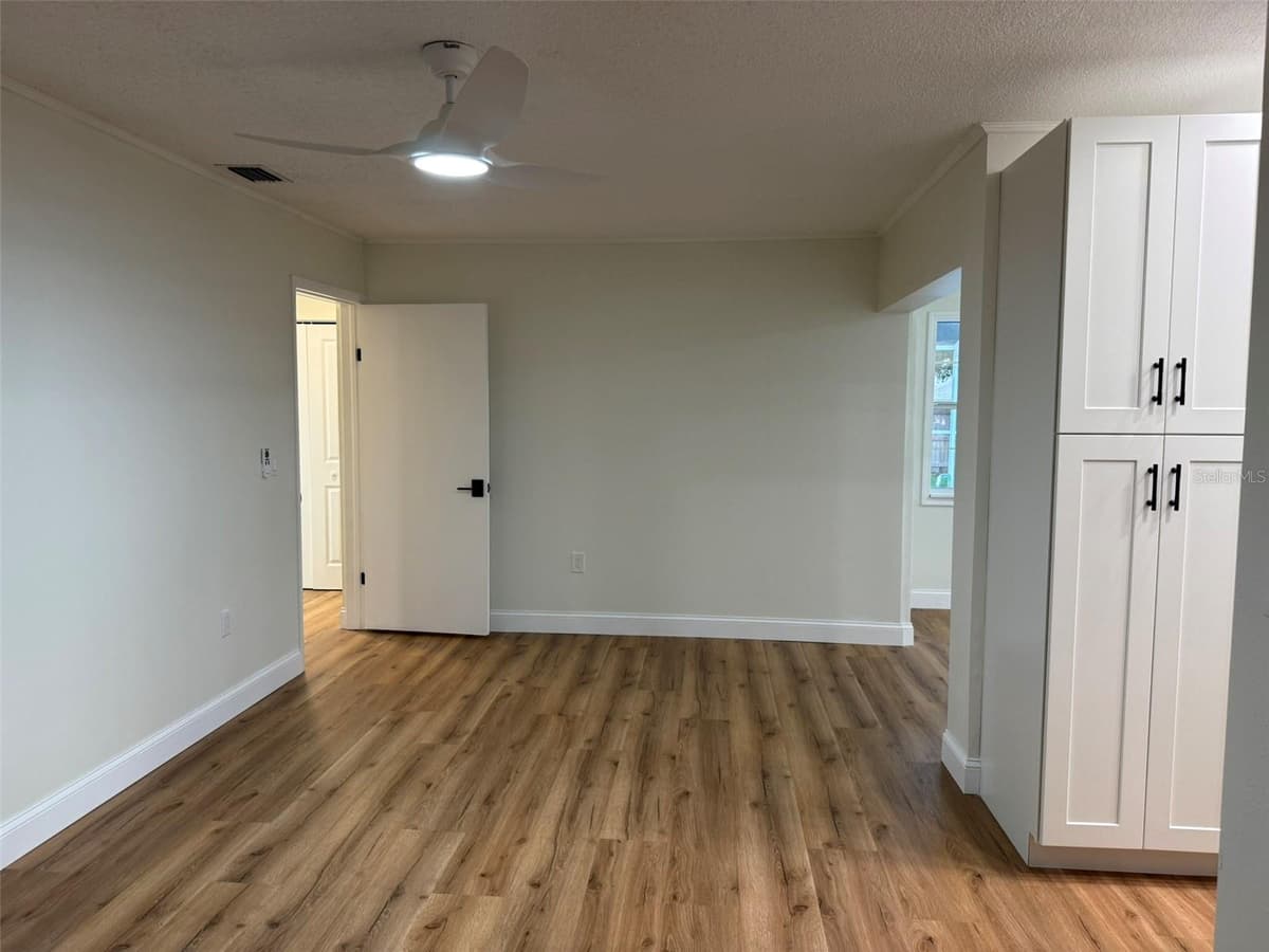 113 KENDALE DRIVE — photo 8 of 29