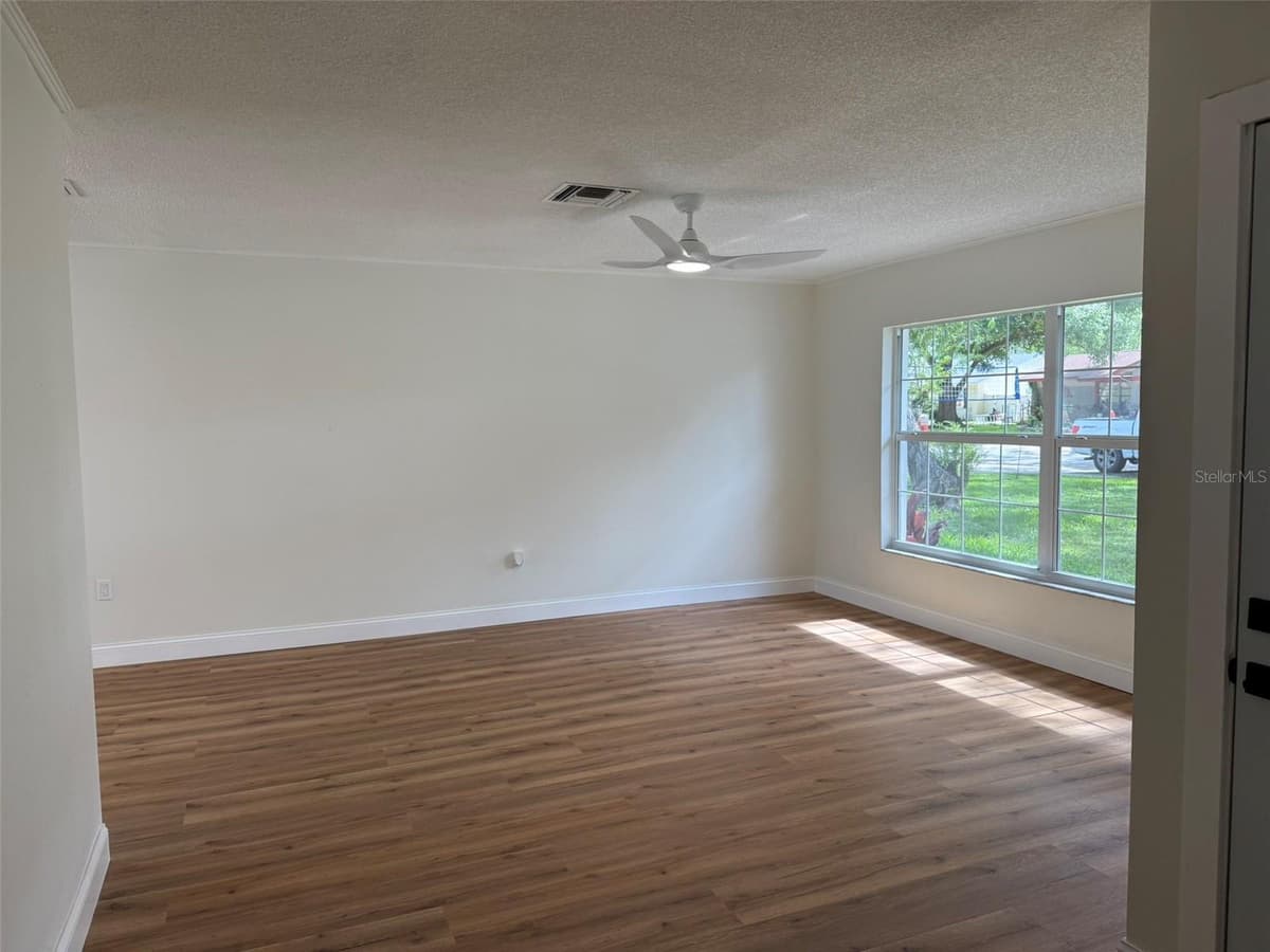 113 KENDALE DRIVE — photo 6 of 29
