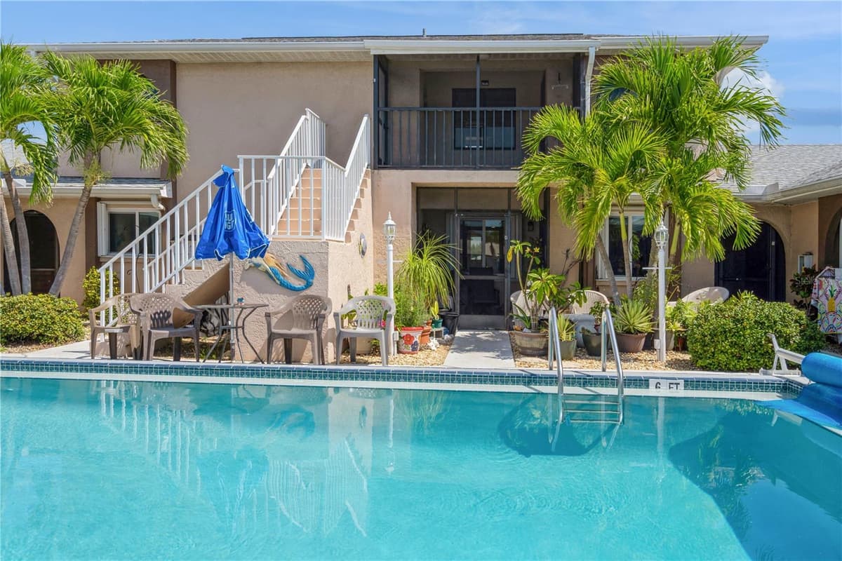 527 CAPE CORAL PARKWAY — photo 1 of 22