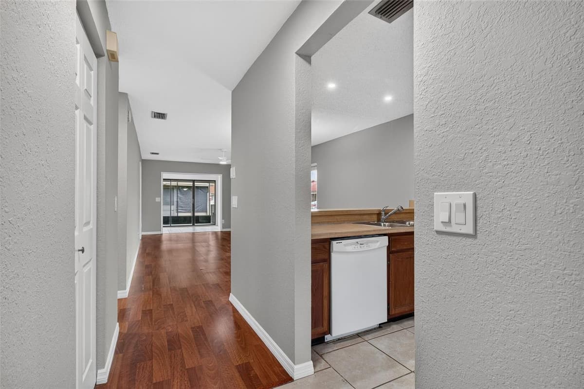 7360 ULMERTON ROAD — photo 5 of 40