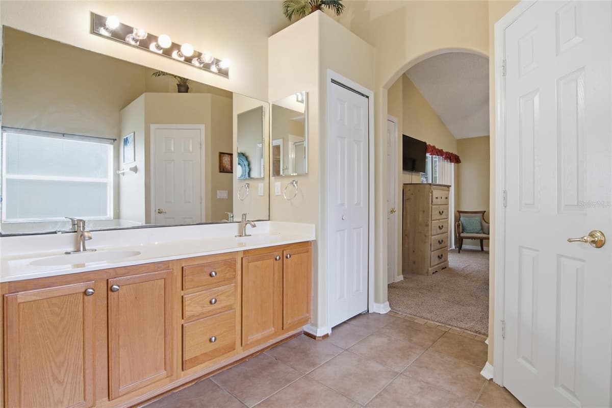 15828 HERON HILL STREET — photo 17 of 33