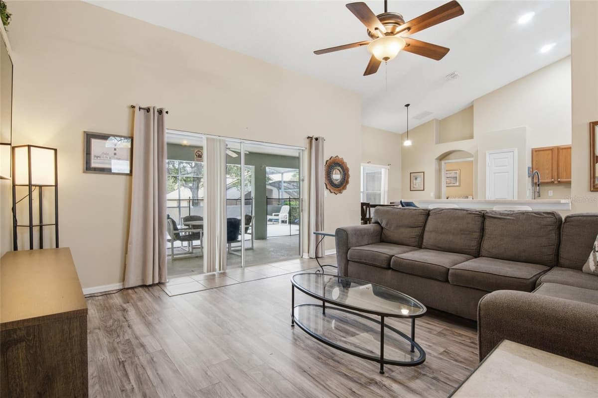 15828 HERON HILL STREET — photo 6 of 33