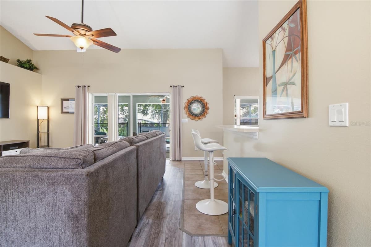 15828 HERON HILL STREET — photo 8 of 33