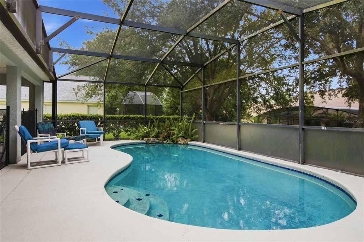 15828 HERON HILL STREET — photo 4 of 33