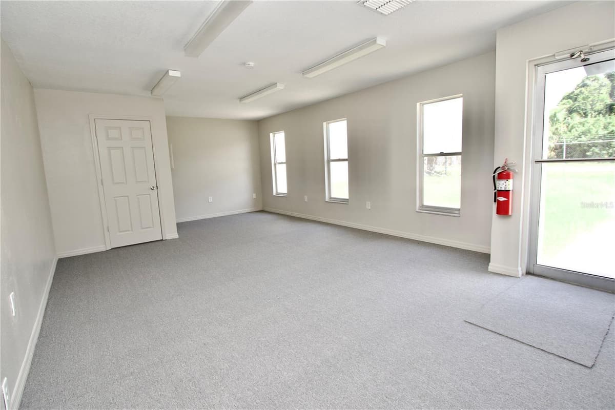 9213 DENTON AVENUE — photo 7 of 12