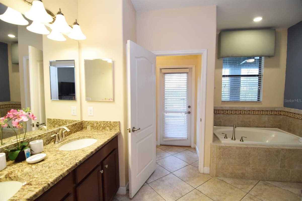1402 MOON VALLEY DRIVE — photo 30 of 68