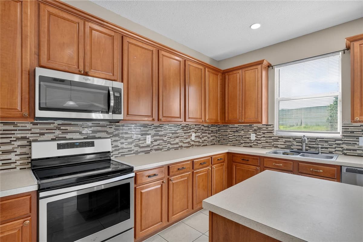 223 LARGOVISTA DR. — photo 16 of 55