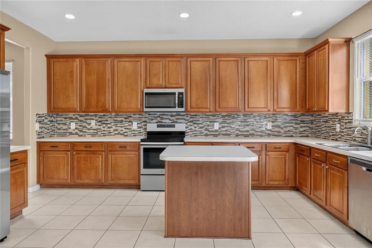 223 LARGOVISTA DR. — photo 12 of 55