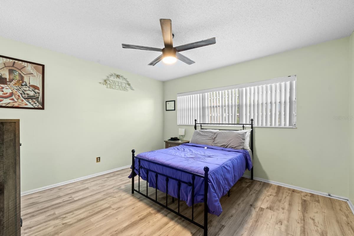 2416 WORLD PARKWAY BOULEVARD — photo 13 of 25