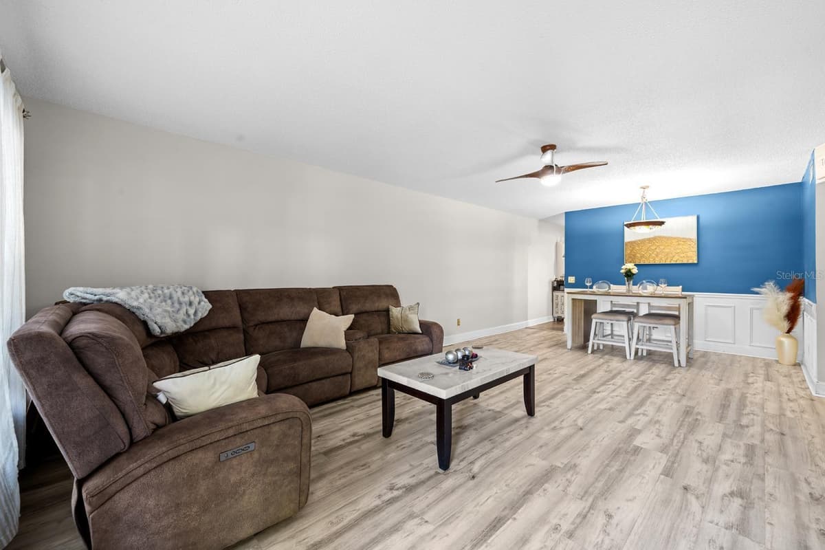 2416 WORLD PARKWAY BOULEVARD — photo 5 of 25