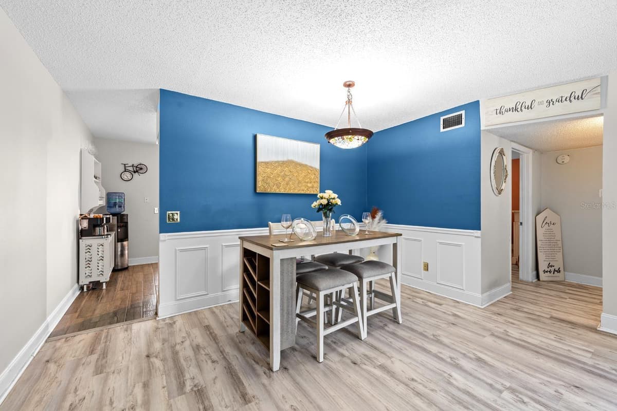 2416 WORLD PARKWAY BOULEVARD — photo 10 of 25