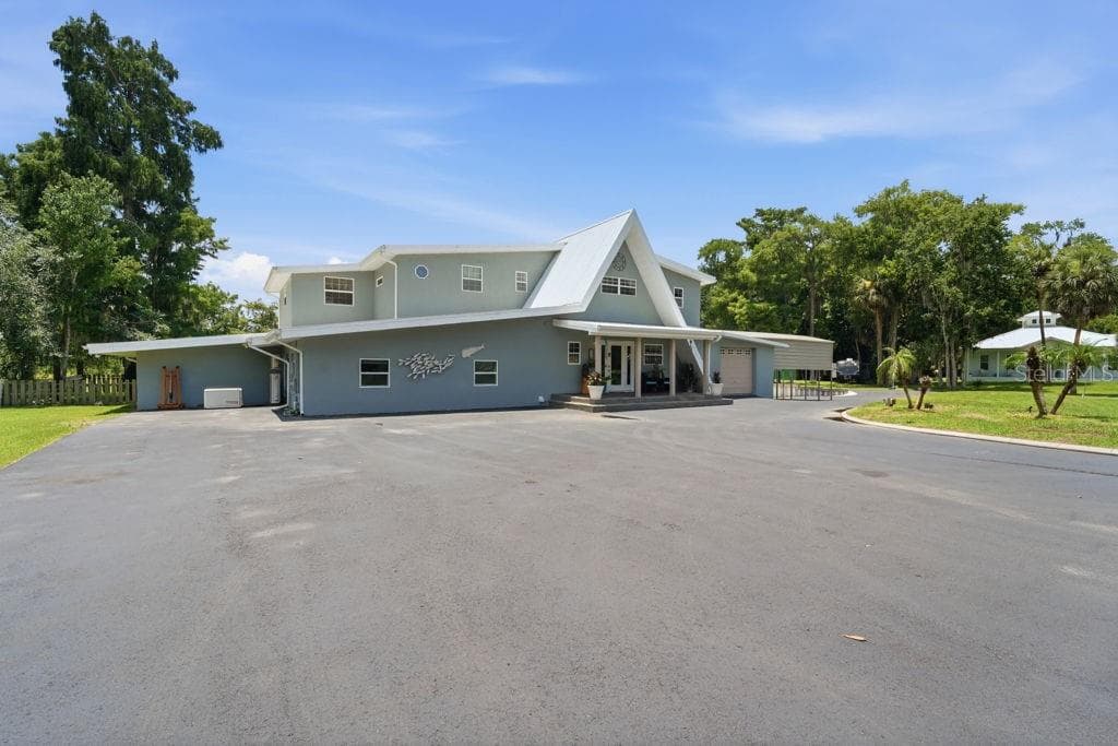 220 BRANDY COURT — photo 3 of 58