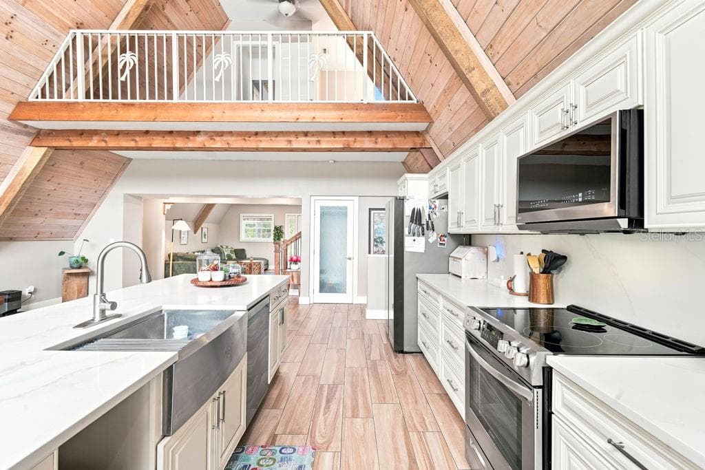 220 BRANDY COURT — photo 12 of 58