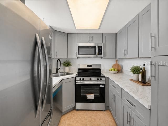 5135 GEMSTONE DRIVE — photo 5 of 26