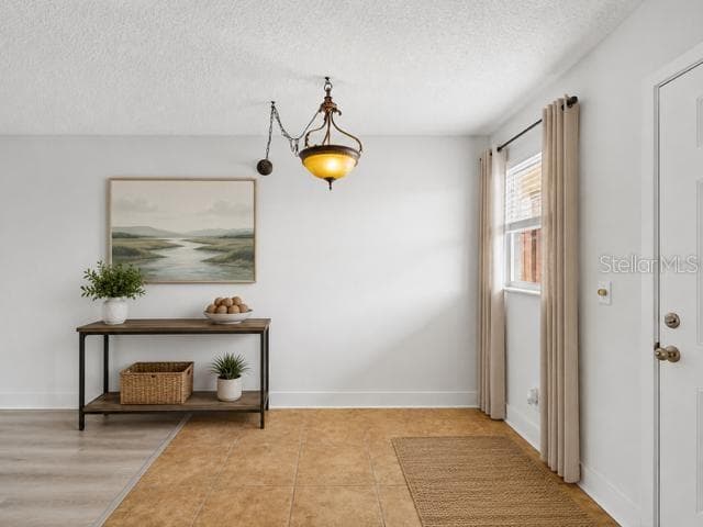 5135 GEMSTONE DRIVE — photo 3 of 26